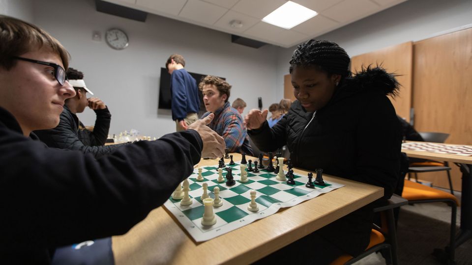 Making chess clubs work at primary level extra-curricular clubs