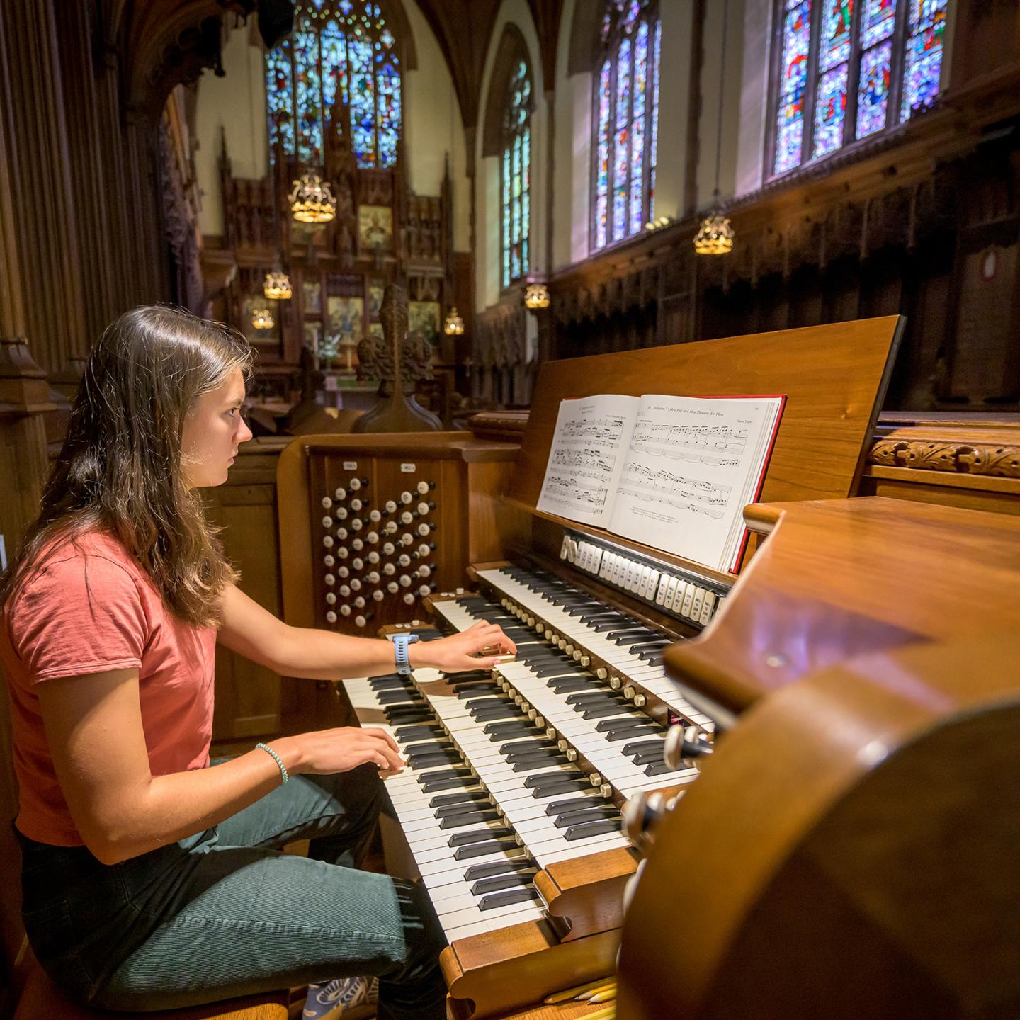 Anna Zoltowski organ lesson 1