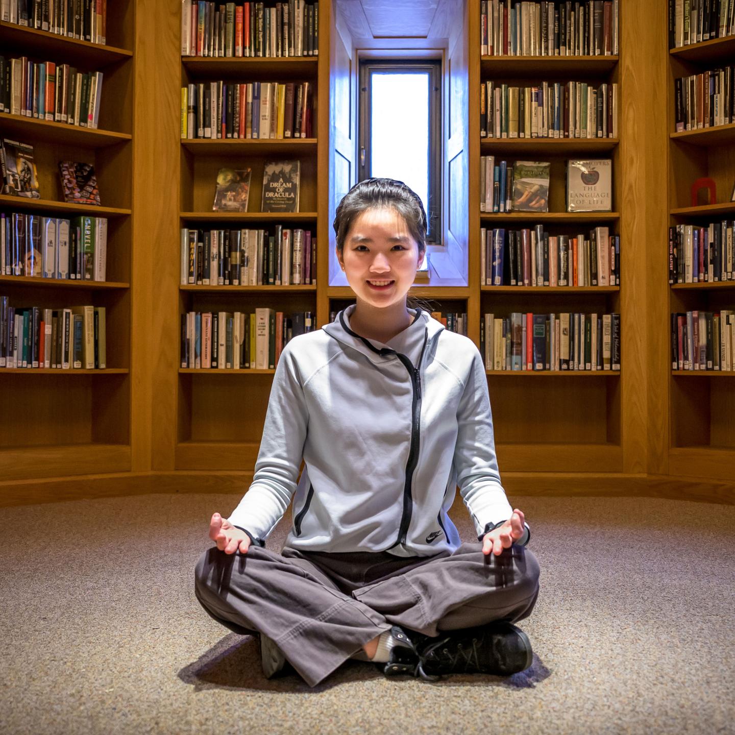 Ashley Zhou '23 meditation