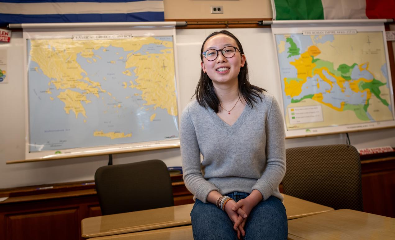 Jackie Chen '22 in classroom