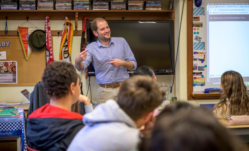 Justin Mohler teaching in German 3 class