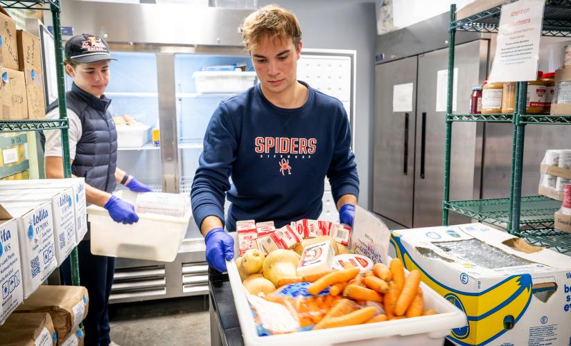 Students volunteering at the Friendly Kitchen on Oct. 10