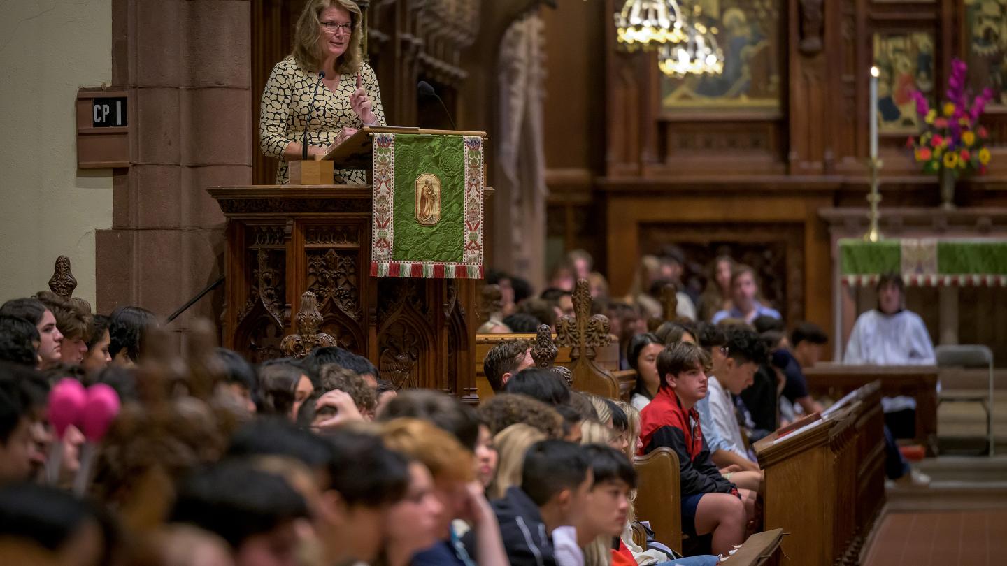 Rector Giles delivering Convocation Address