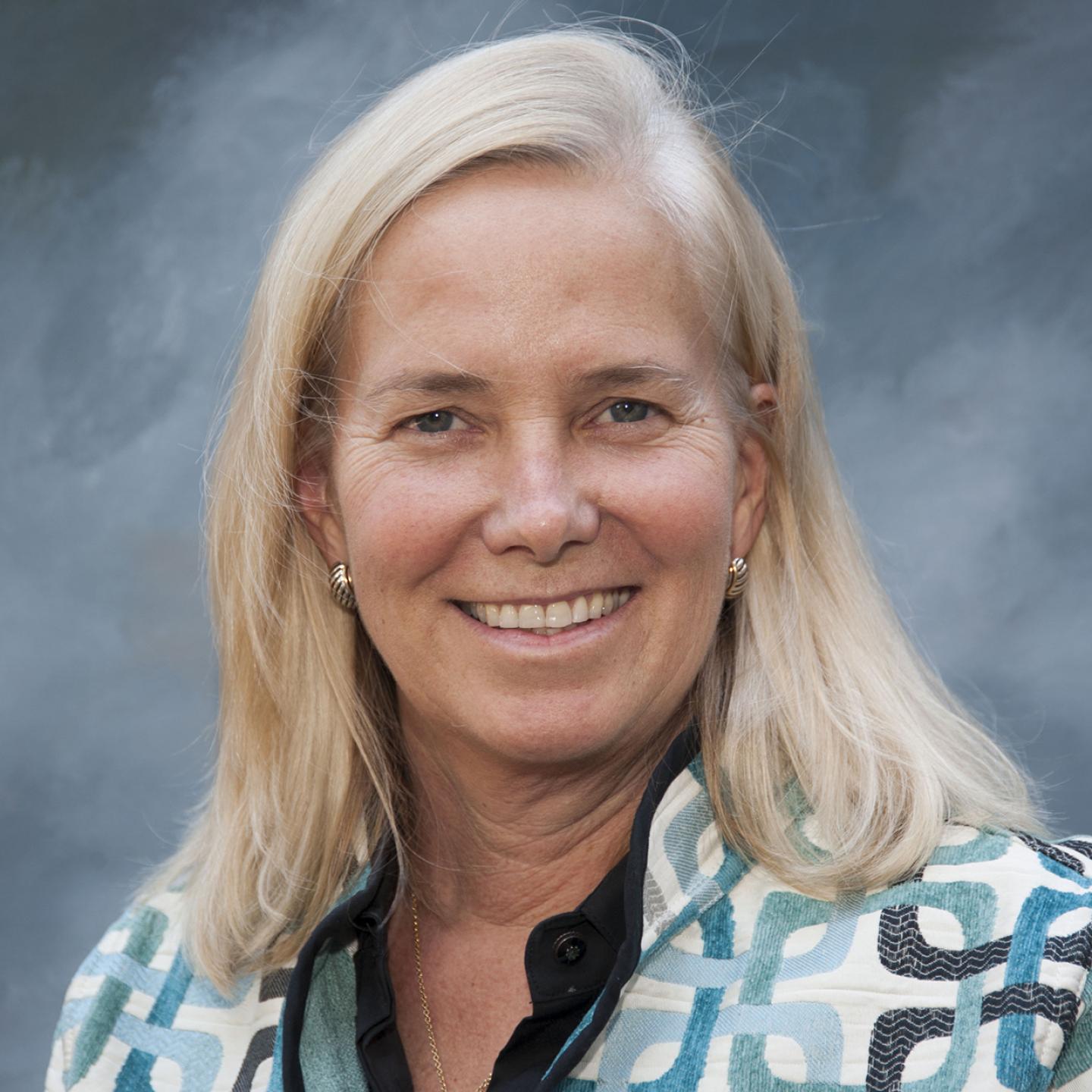 Dori Walton headshot