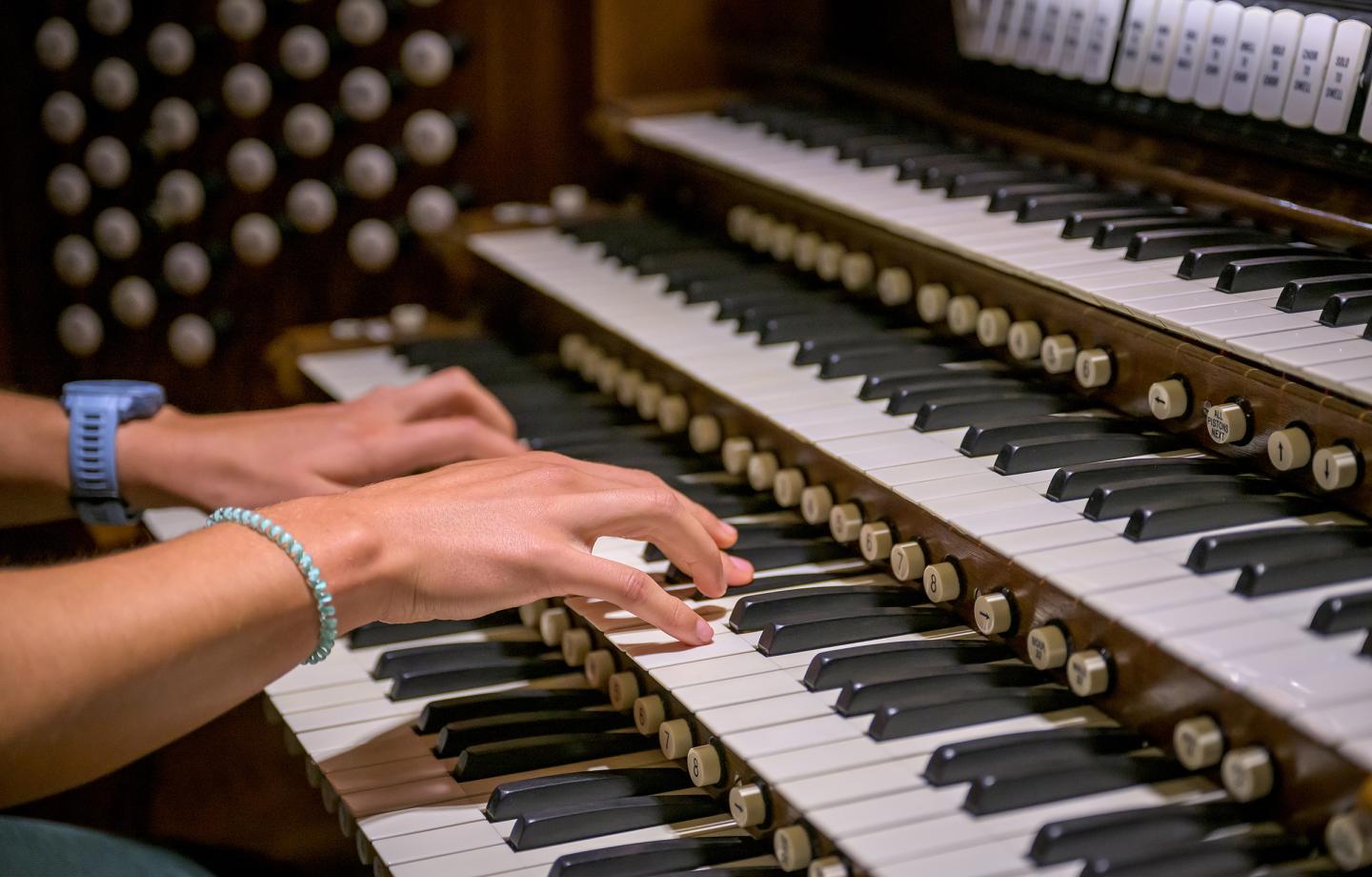 Anna Zoltowski organ lesson 2