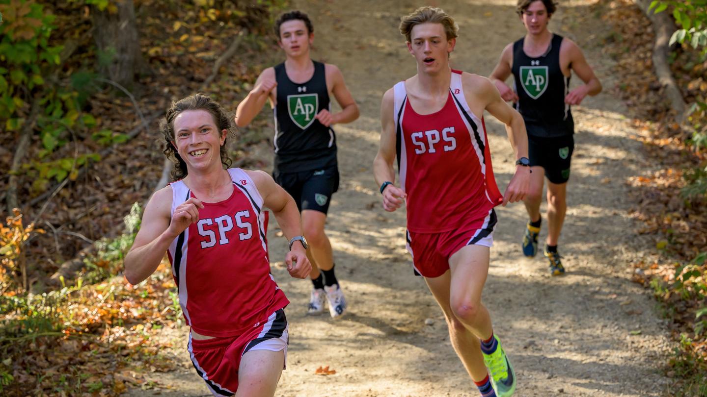 Jamie Campbell ’23 running cross country