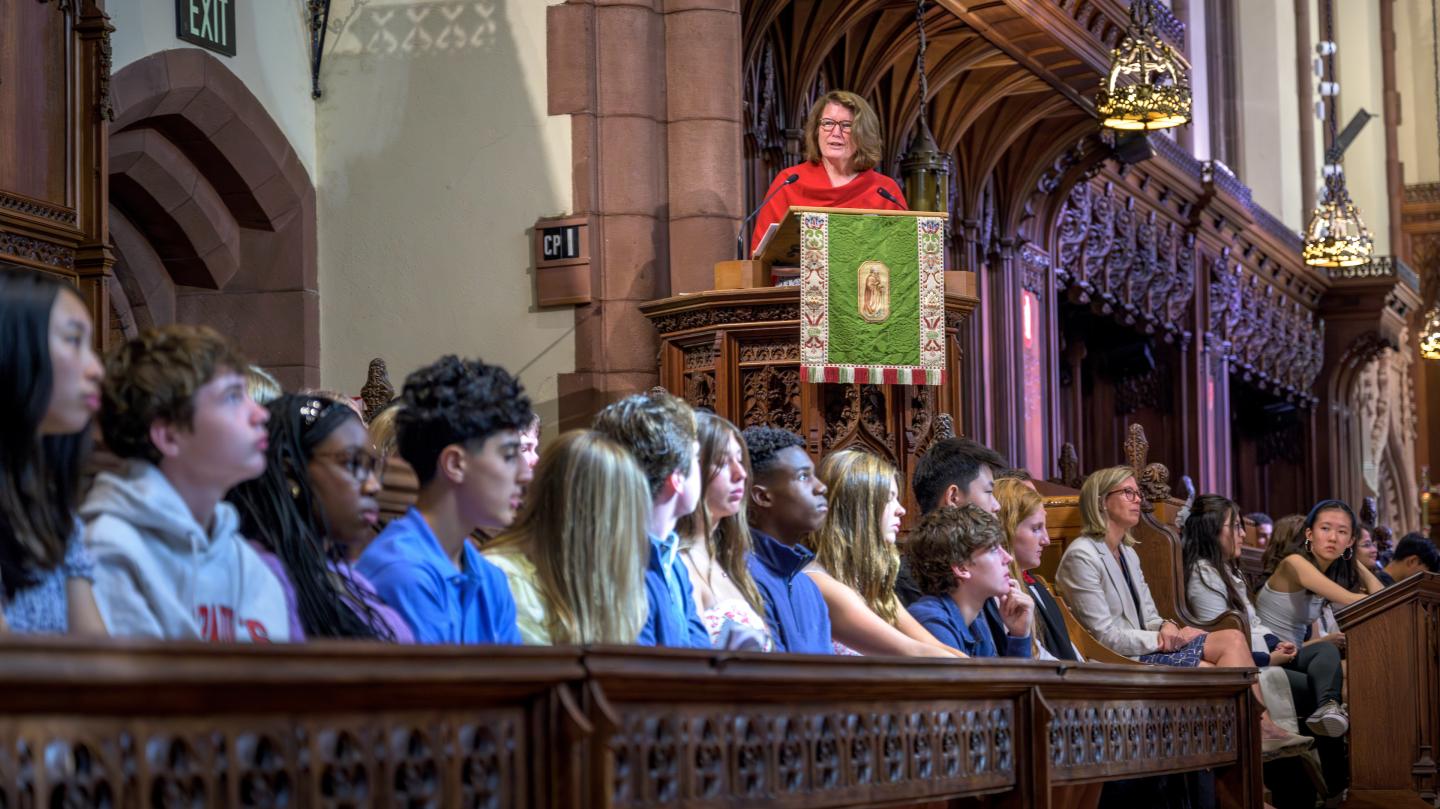 Rector Giles speaks at Fall Convocation 2024