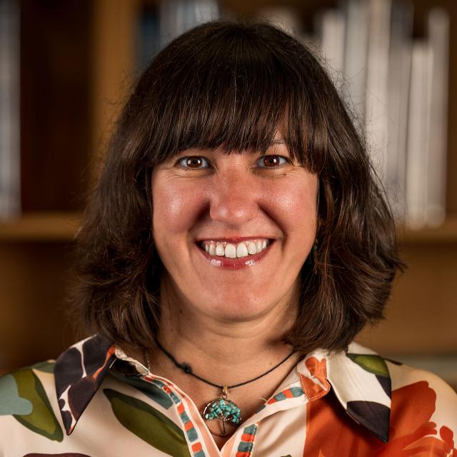 Elena Bonmati headshot